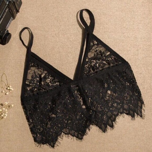 Black sexy lace bralette crop top - Picture 3 of 5